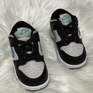Nike Kids Dunk  Black and Gray Sneakers with Blue Accents 6c